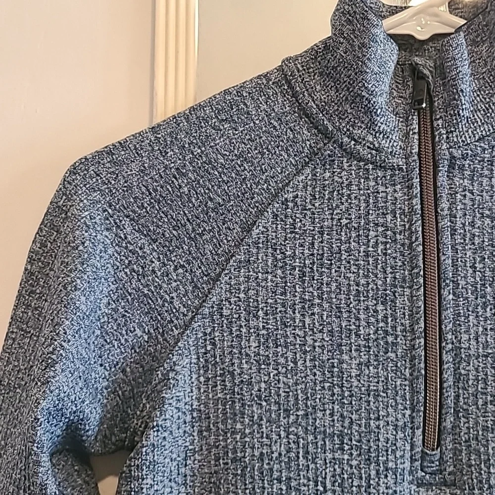 Lululemon Atletica Long Sleeves Active Top, Size 2, Color Light Blue 👌 ✨️ 😀 - Picture 7 of 16